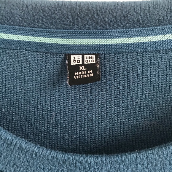 Uniqlo Heattech long sleeved thermal top size XL - Picture 3 of 5